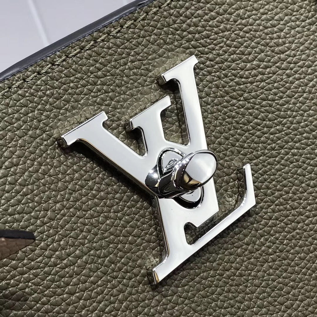 BORSA LV